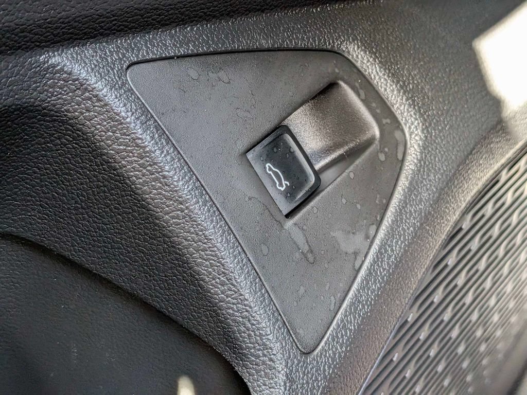 Used 2026 Volkswagen Jetta SEL FWD image 34