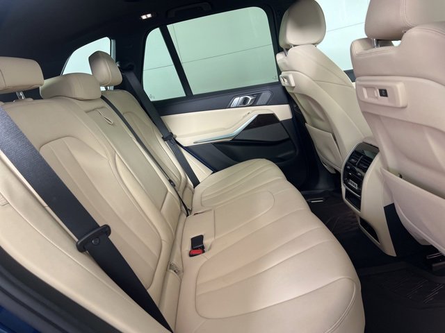Used 2021 BMW X5 xDrive40i w/ Premium Package image 16