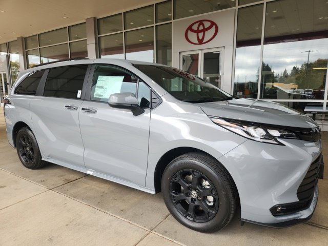 New 2026 Toyota Sienna XLE Woodland Edition AWD/4WD image 4