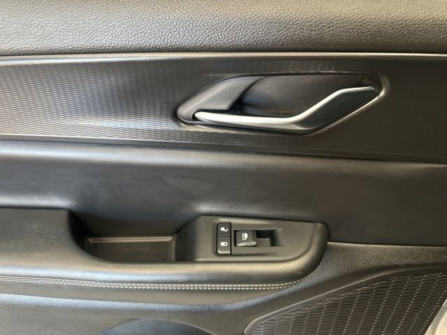 Used 2023 Jeep Grand Cherokee L Laredo image 38