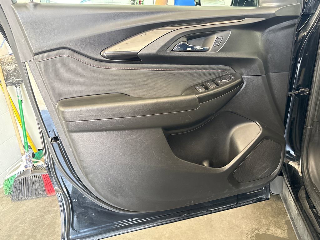 Used 2022 Chevrolet TrailBlazer RS FWD image 16