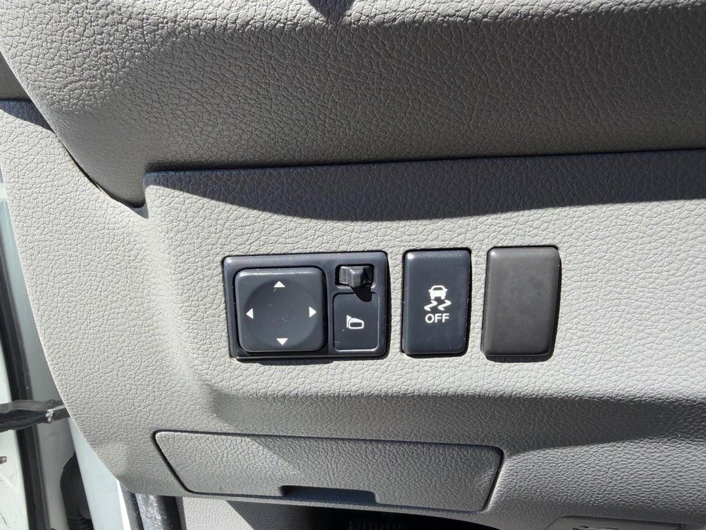 Used 2019 Nissan NV 3500 SL w/ Back Door Glass Package image 41