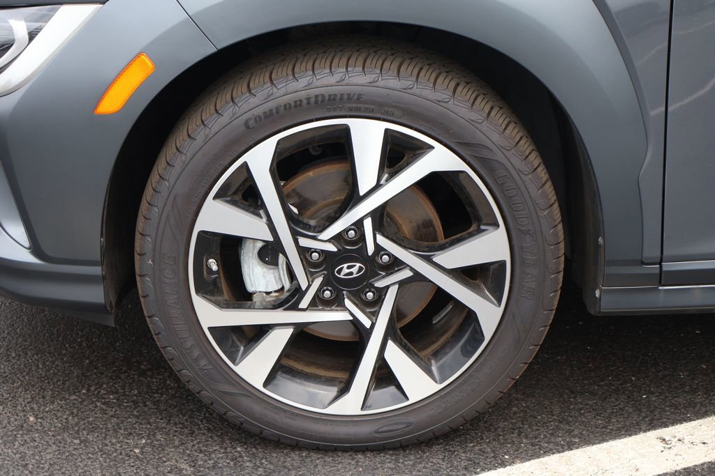 Used 2023 Hyundai Kona Limited w/ Cargo Package FWD image 12