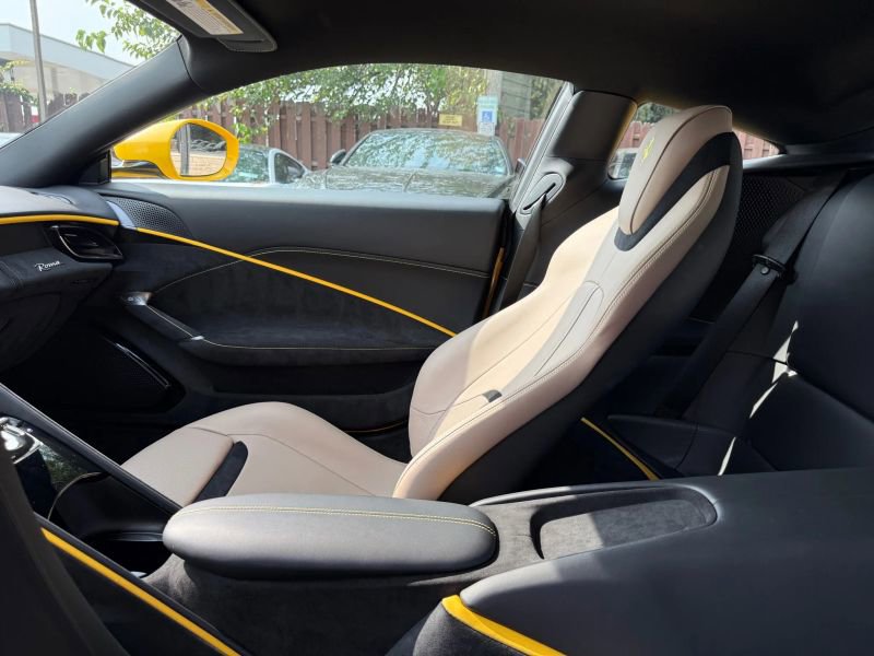 Used 2022 Ferrari Roma image 17