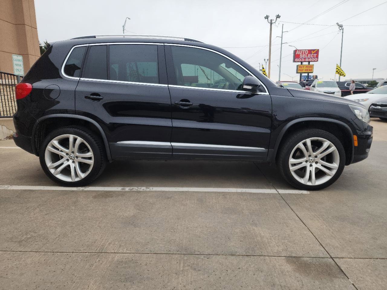 Used 2016 Volkswagen Tiguan SEL FWD image 4