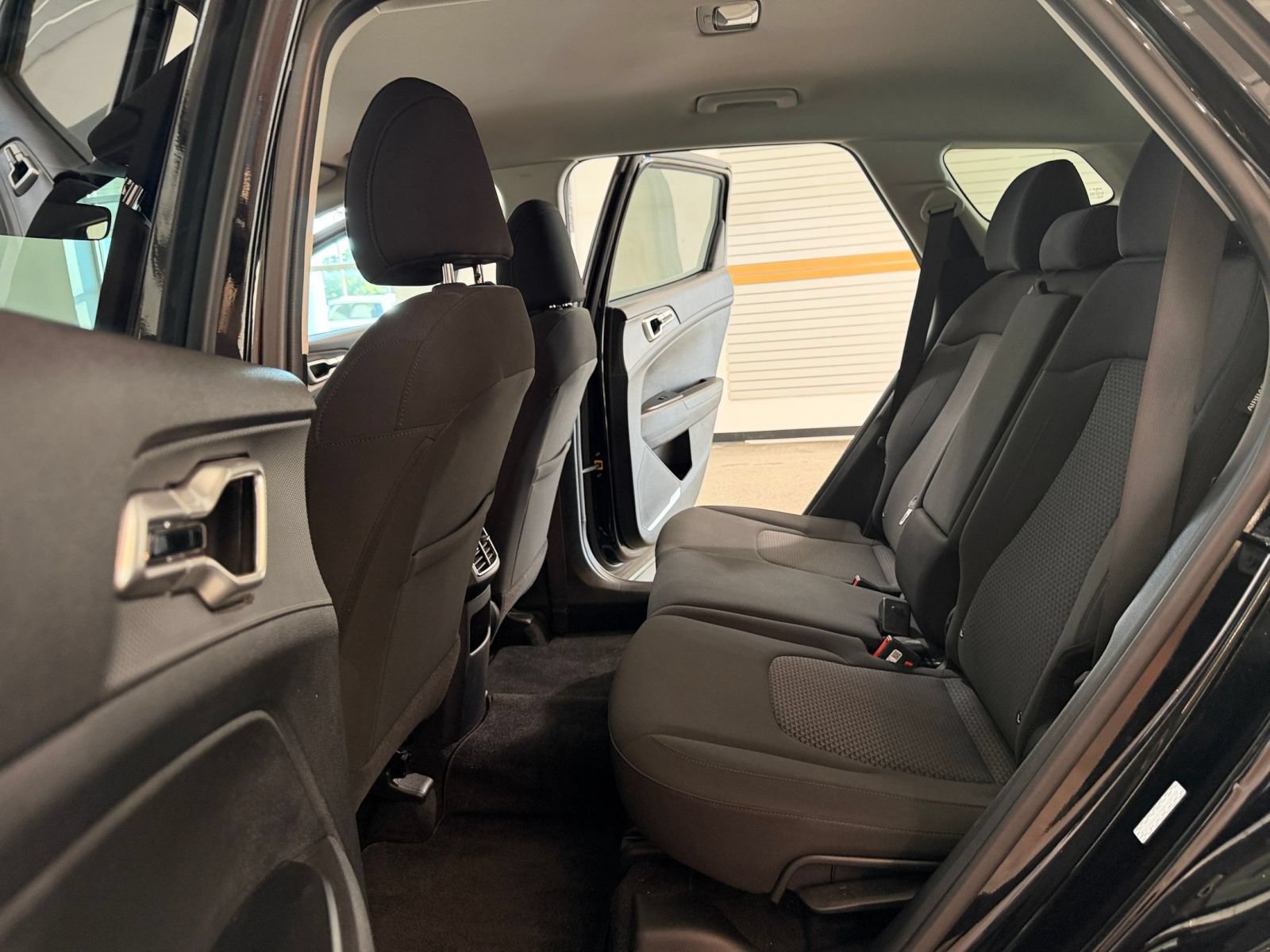 Used 2025 Kia Sportage LX AWD/4WD image 25