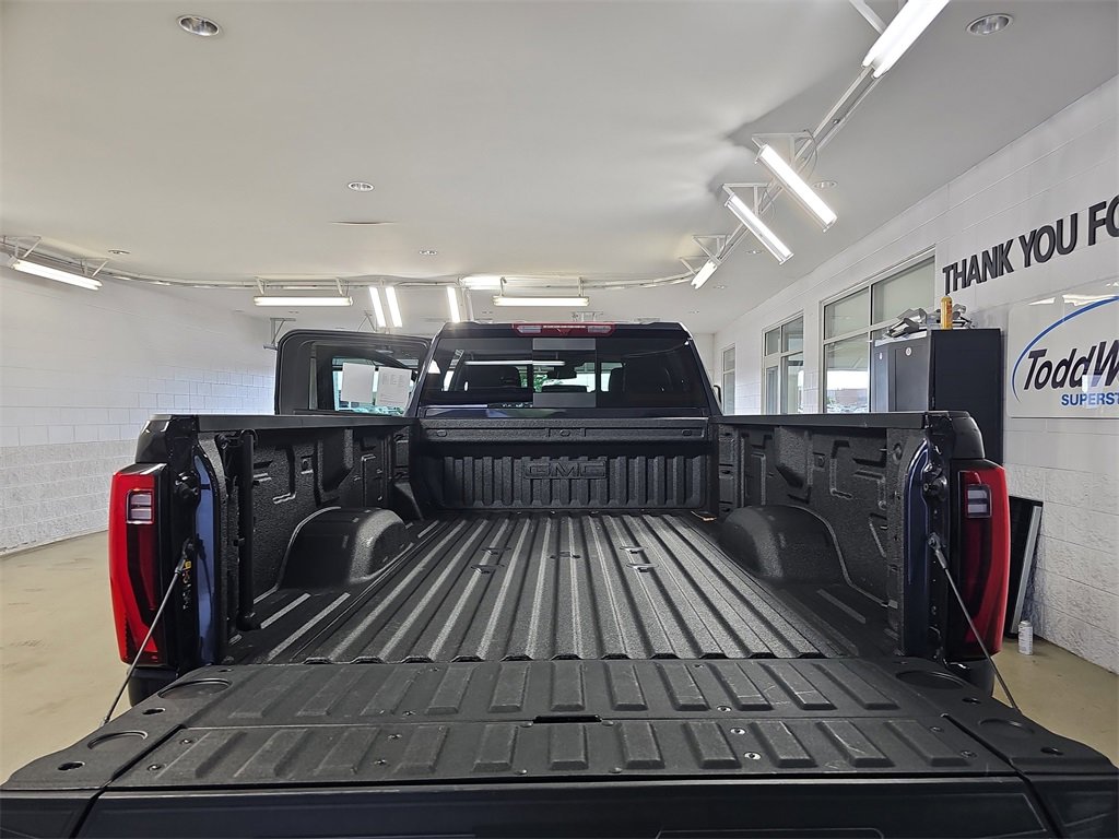 Certified 2025 GMC Sierra 2500 SLT w/ SLT Premium Package image 17