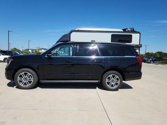 Used 2025 Ford Expedition Max Active AWD/4WD image 2