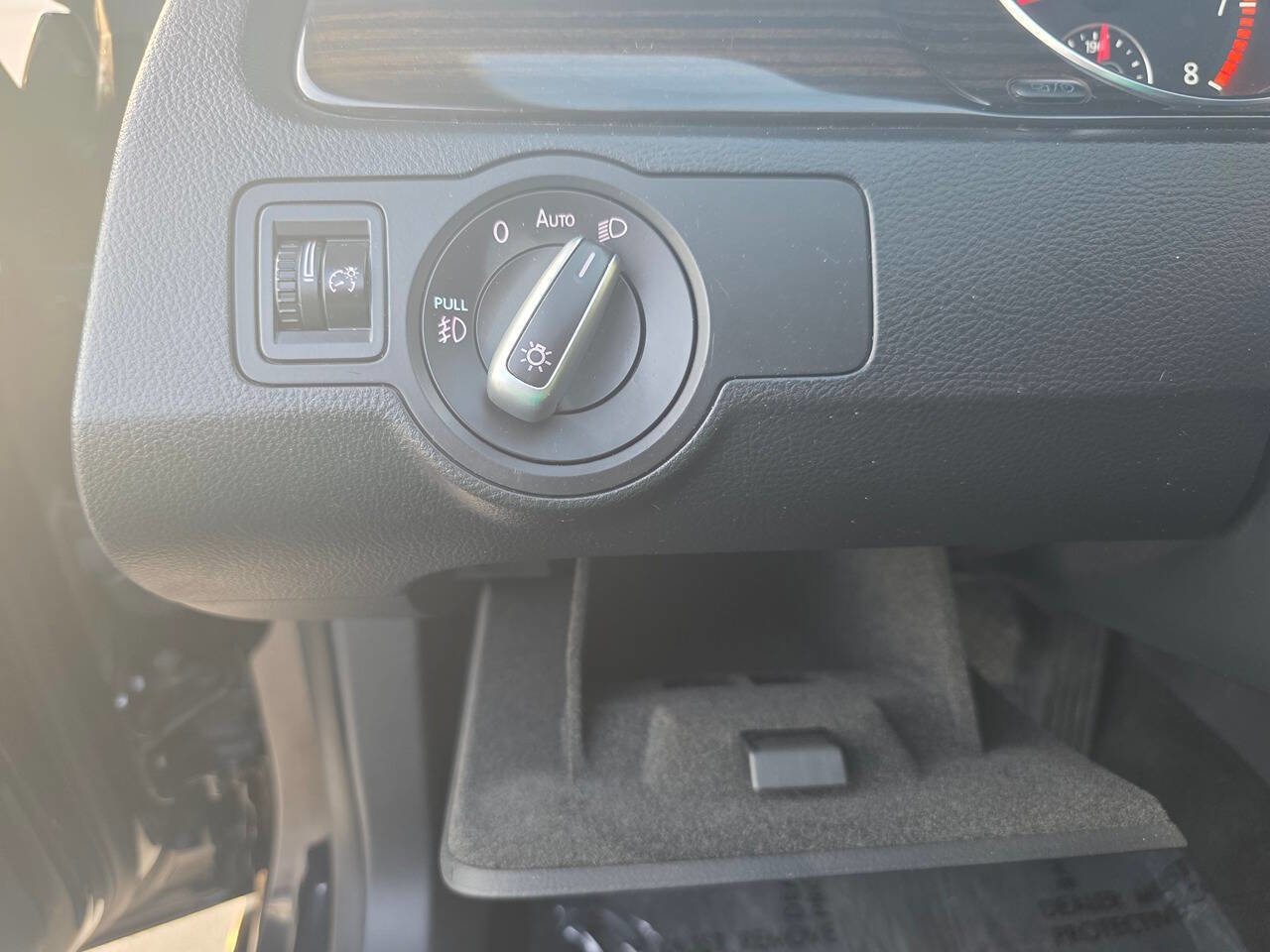 Used 2017 Volkswagen CC Sport image 39