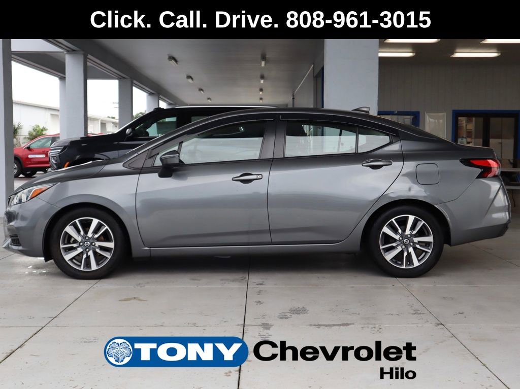 Used 2020 Nissan Versa SV image 2