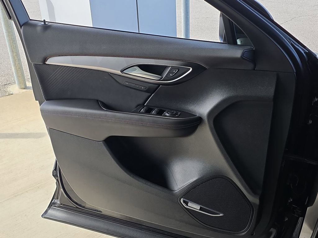 Certified 2025 Buick Envision Sport Touring image 22
