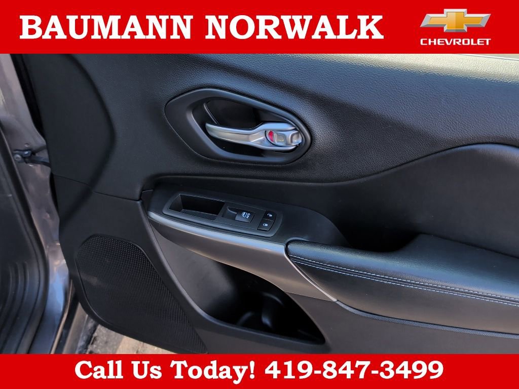 Used 2020 Jeep Cherokee Latitude Plus w/ Cold Weather Group image 13