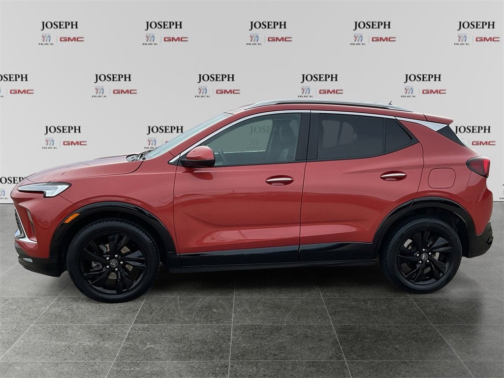 Used 2024 Buick Encore GX Sport Touring image 4