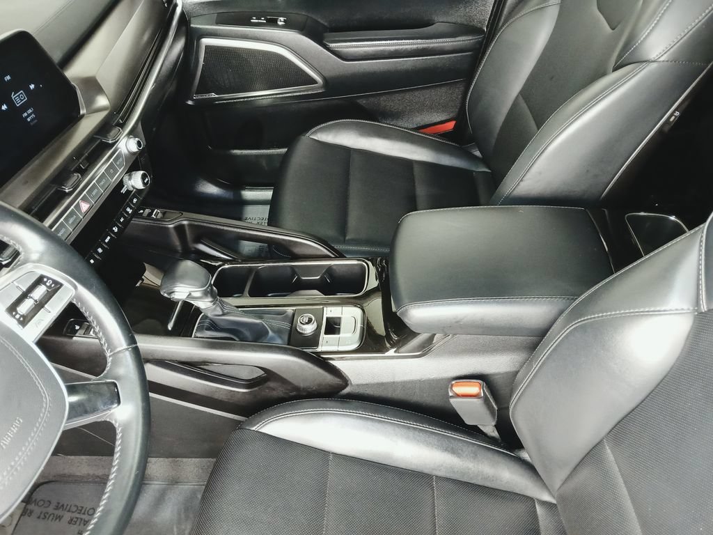 Used 2025 Kia Telluride S FWD image 19