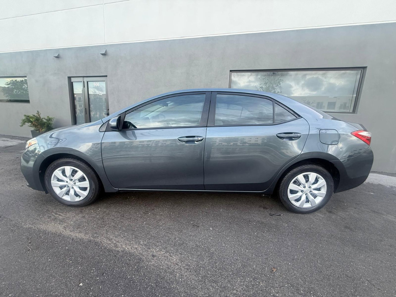 Used 2015 Toyota Corolla LE Premium image 5