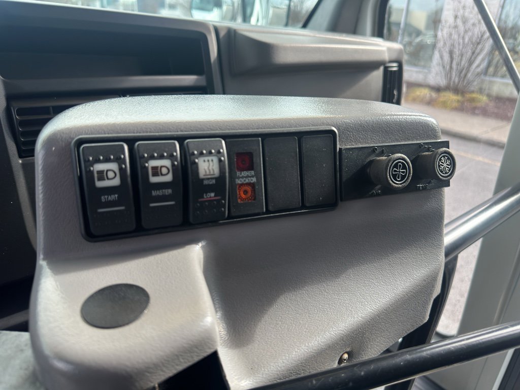 Used 2004 GMC Savana 3500 w/ School Bus Package image 13