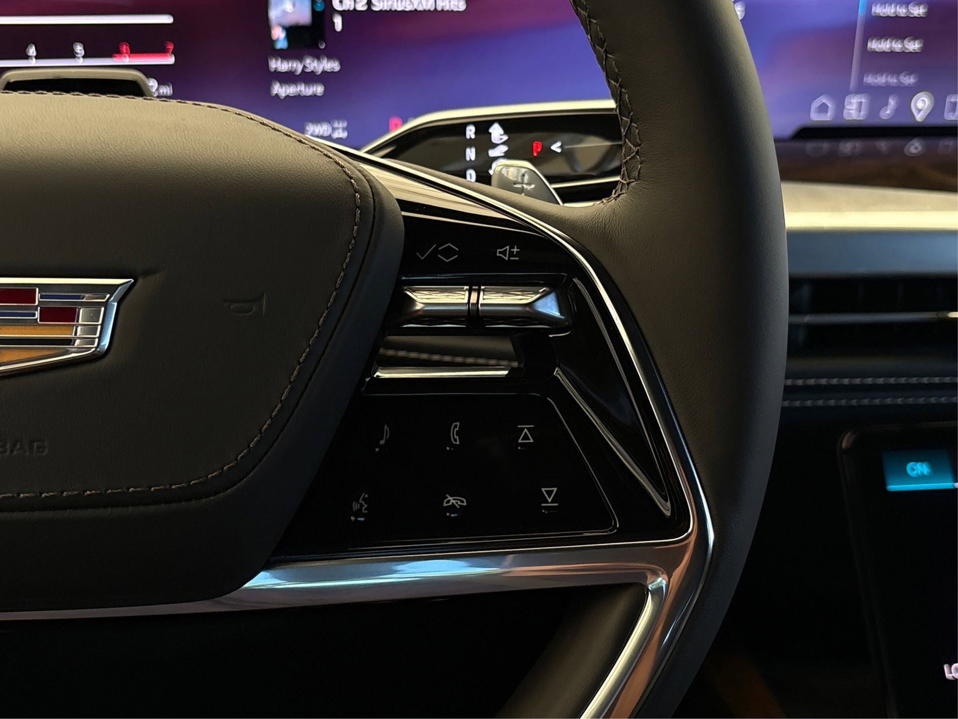 New 2026 Cadillac Escalade ESV Platinum Sport w/ LPO, ONYX Package image 30
