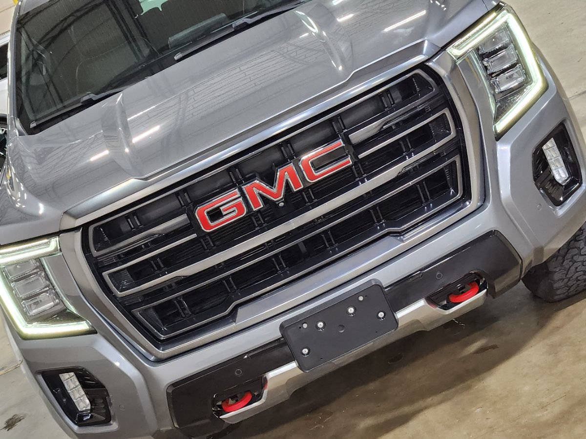 Used 2021 GMC Yukon XL AT4 w/ AT4 Premium Plus Package AWD/4WD image 19