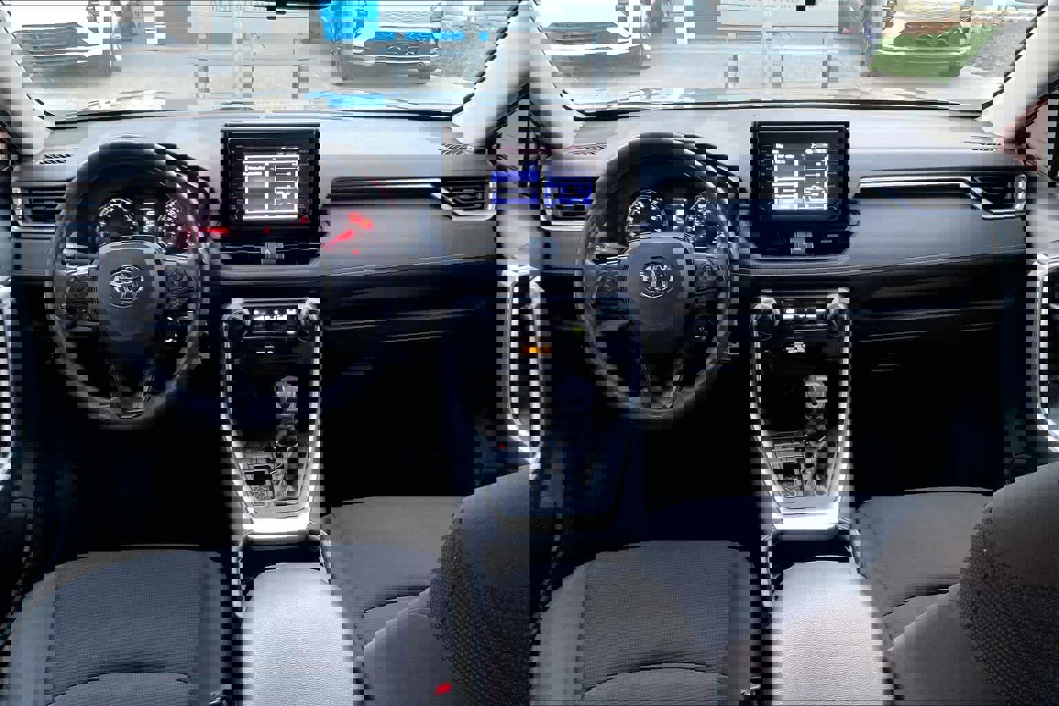 Used 2019 Toyota RAV4 LE image 15