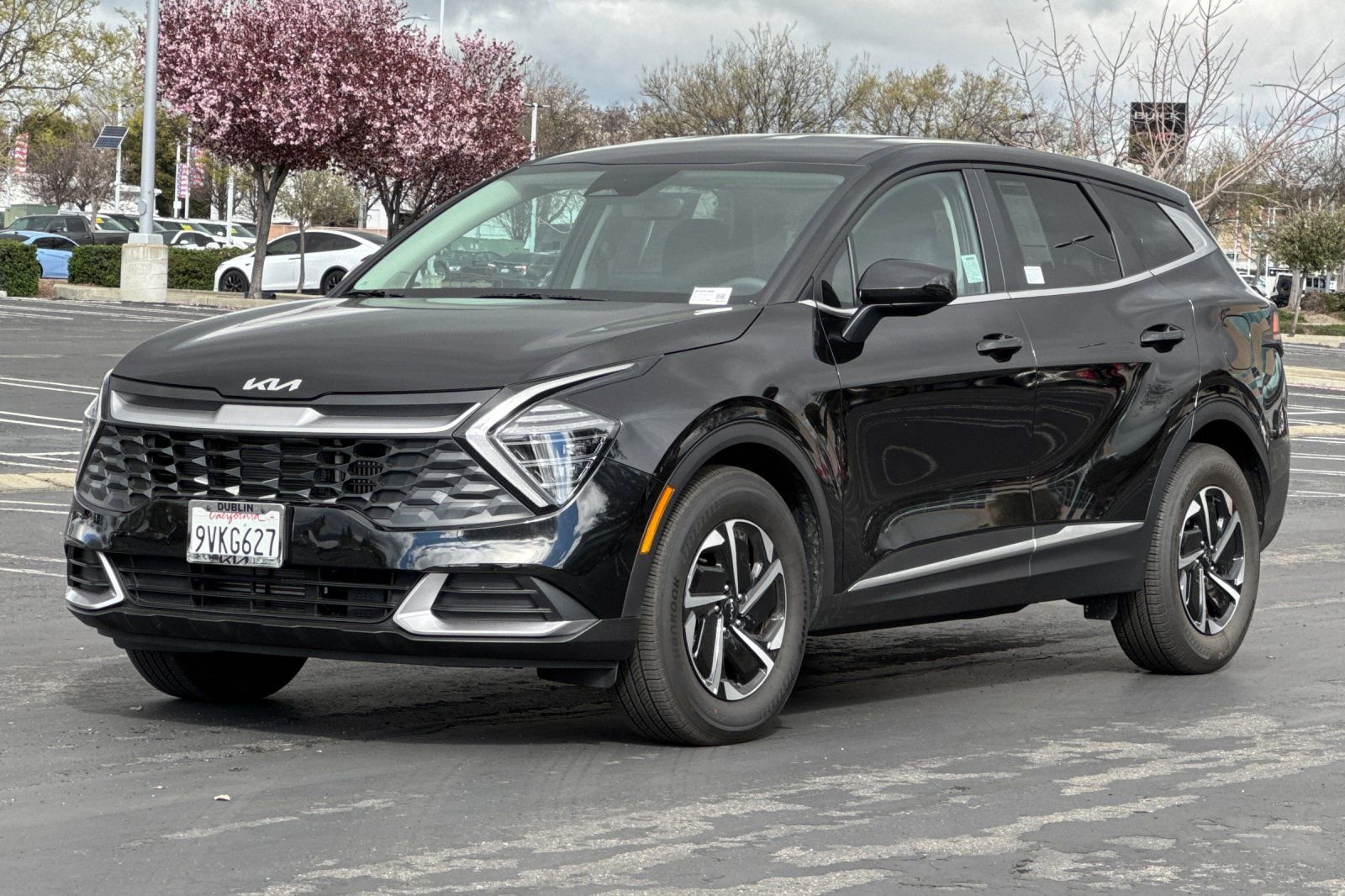 Certified 2025 Kia Sportage LX image 9