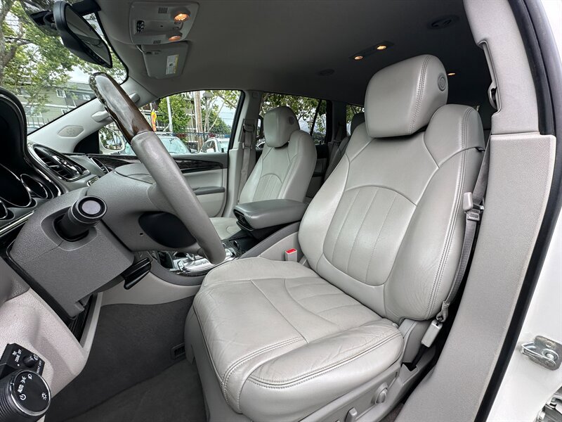 Used 2014 Buick Enclave Leather FWD image 12