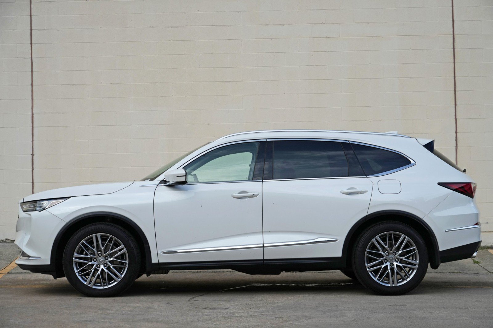 Used 2023 Acura MDX w/ Advance Package AWD/4WD image 9