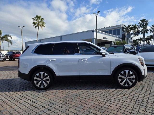 Used 2021 Kia Telluride EX w/ EX Premium Package image 8
