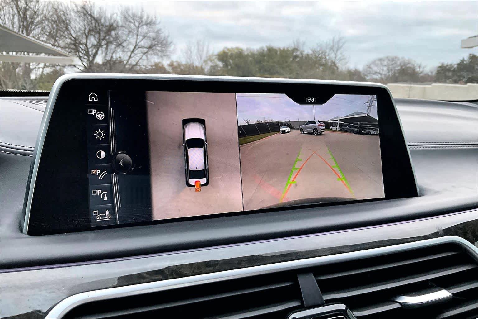 Used 2017 BMW 750i image 32
