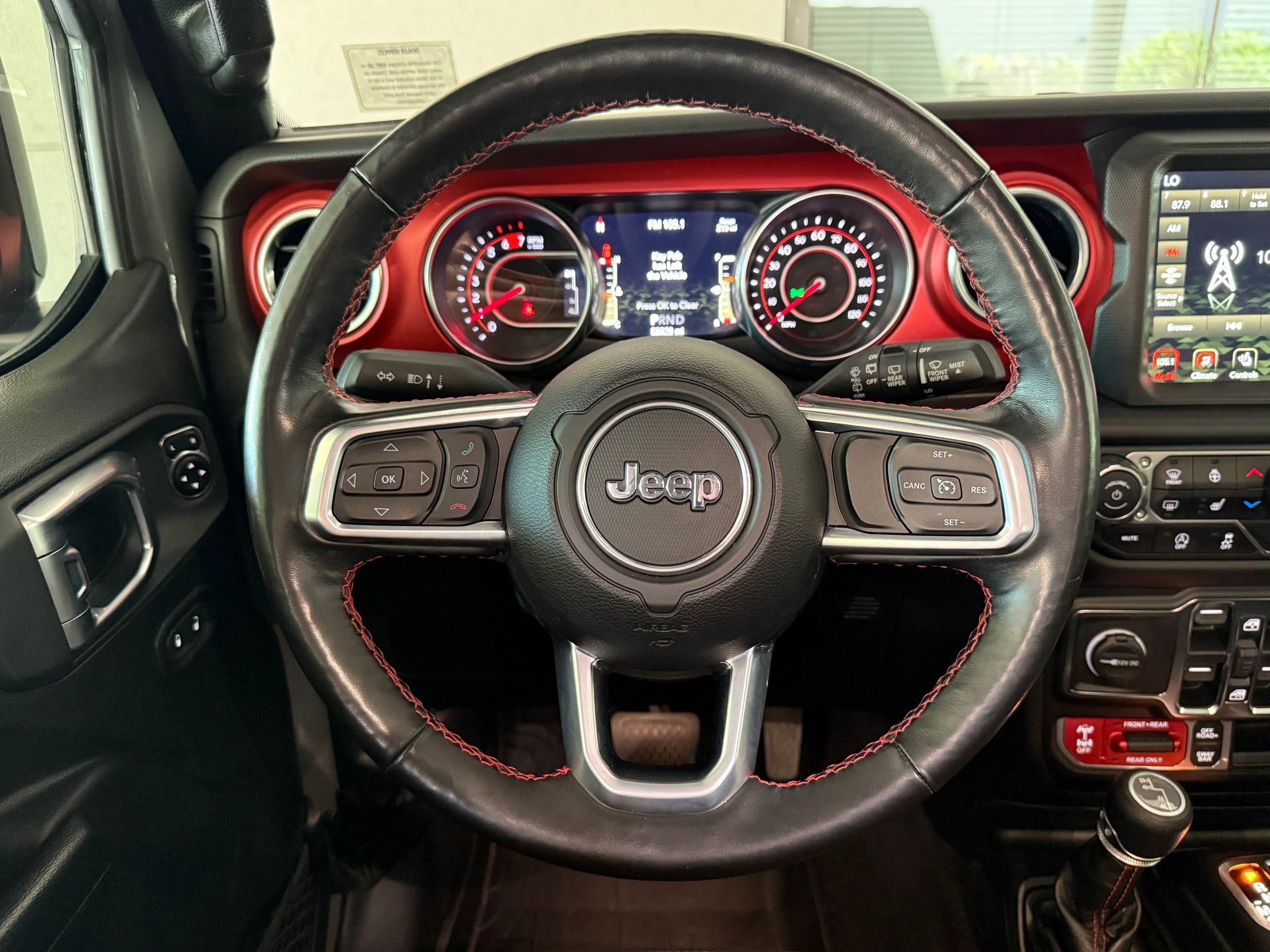 Used 2021 Jeep Wrangler Unlimited Rubicon AWD/4WD image 15
