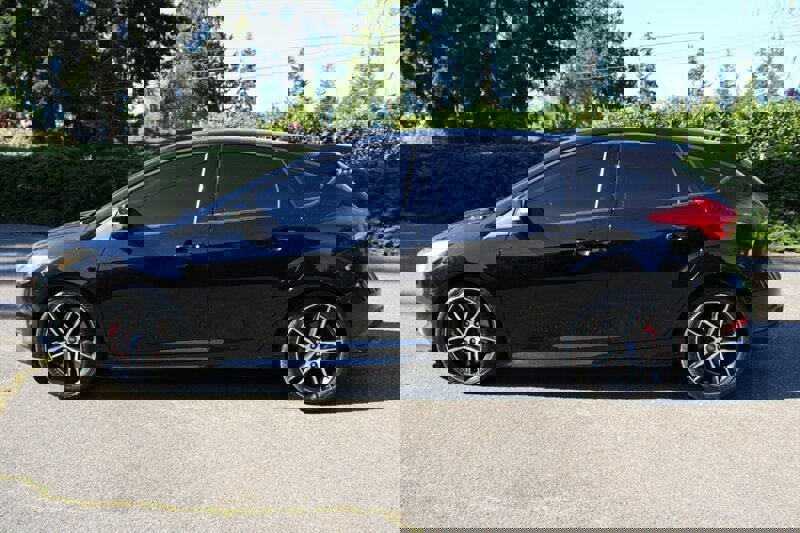 Used 2018 Ford Focus ST FWD image 13