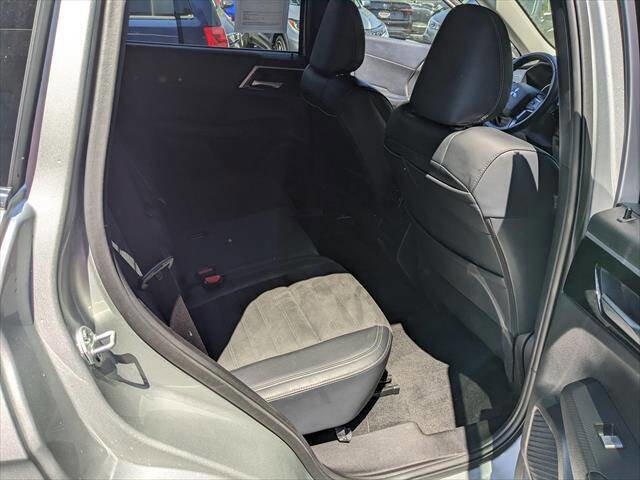 Used 2024 Mitsubishi Outlander SE Black Edition AWD/4WD image 17