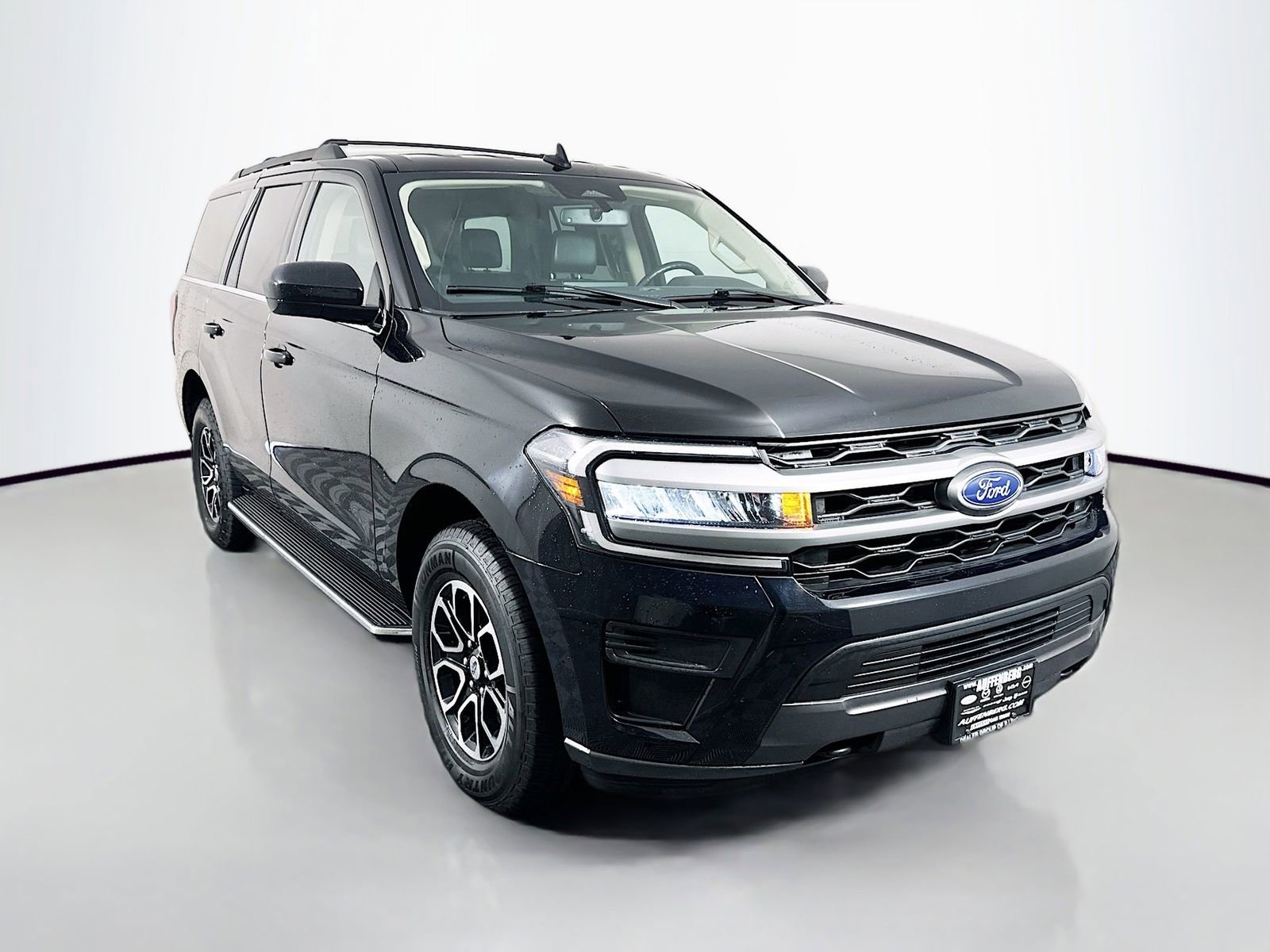 Used 2023 Ford Expedition XLT AWD/4WD image 1