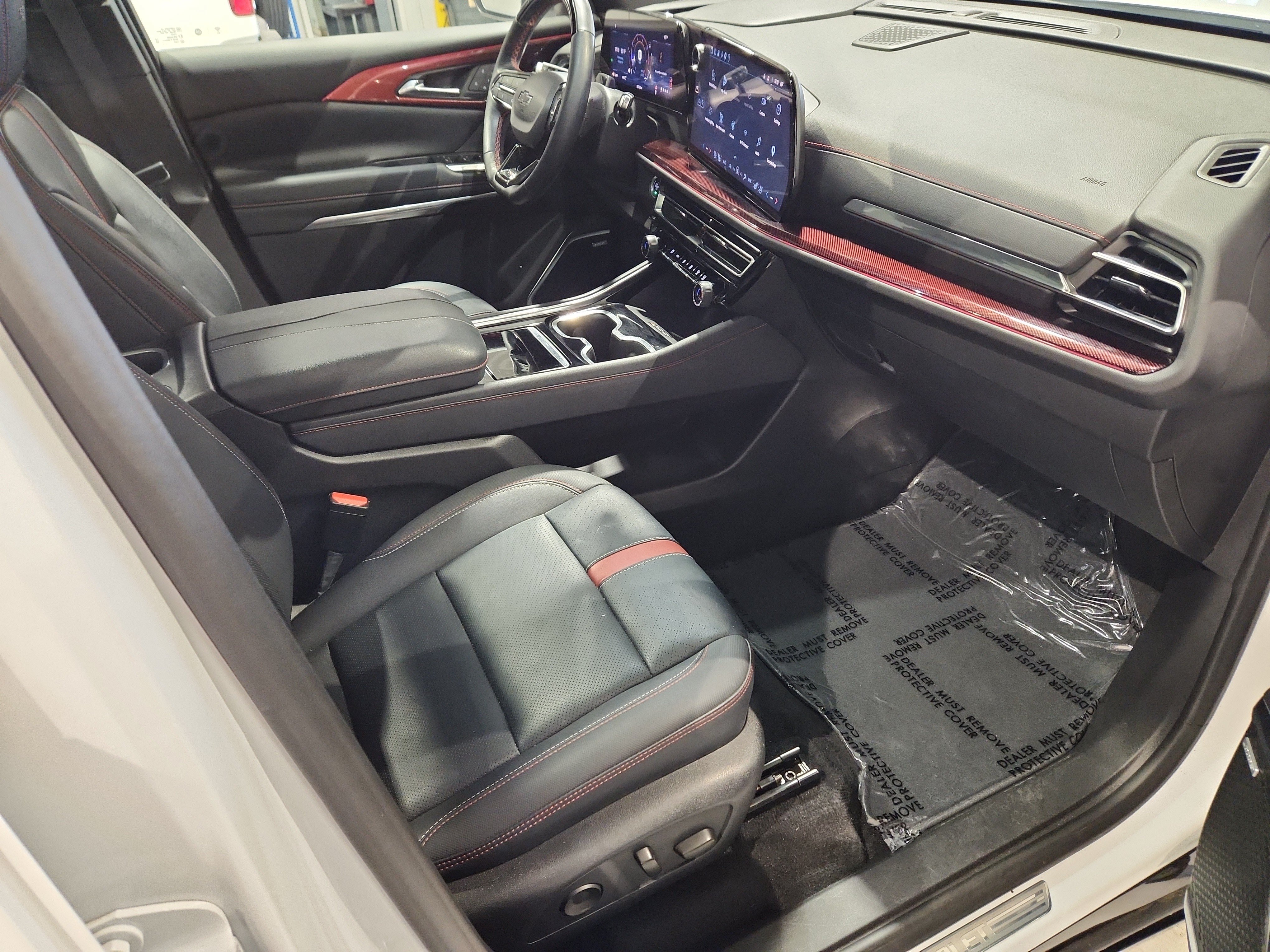 Certified 2024 Chevrolet Traverse RS w/ LPO, Floor Liner Package AWD/4WD image 21