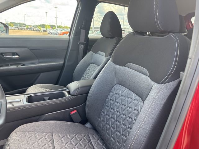New 2025 Nissan Kicks SV image 9