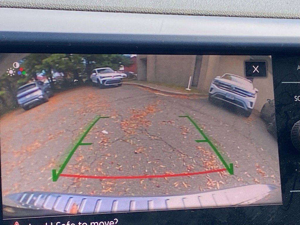 Certified 2023 Volkswagen Taos SE w/ Panoramic Sunroof Package image 14