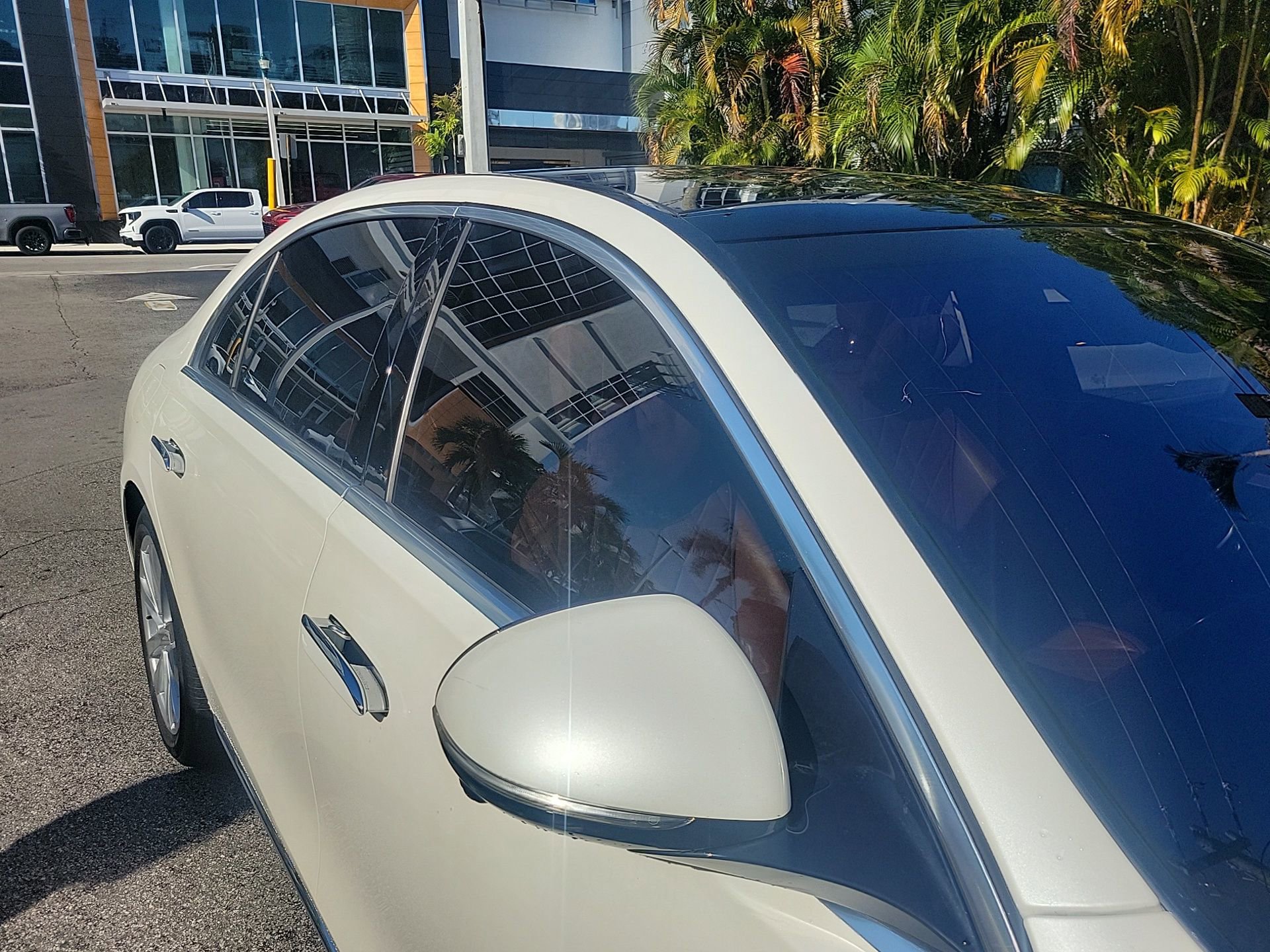 Used 2022 Mercedes-Benz S 500 4MATIC w/ Warmth & Comfort Package image 9