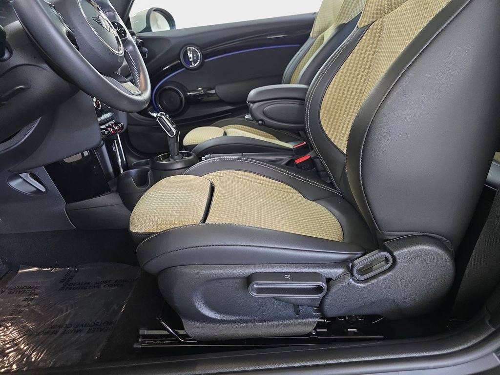 Used 2023 MINI Cooper S w/ MINI Resolute Edition image 26