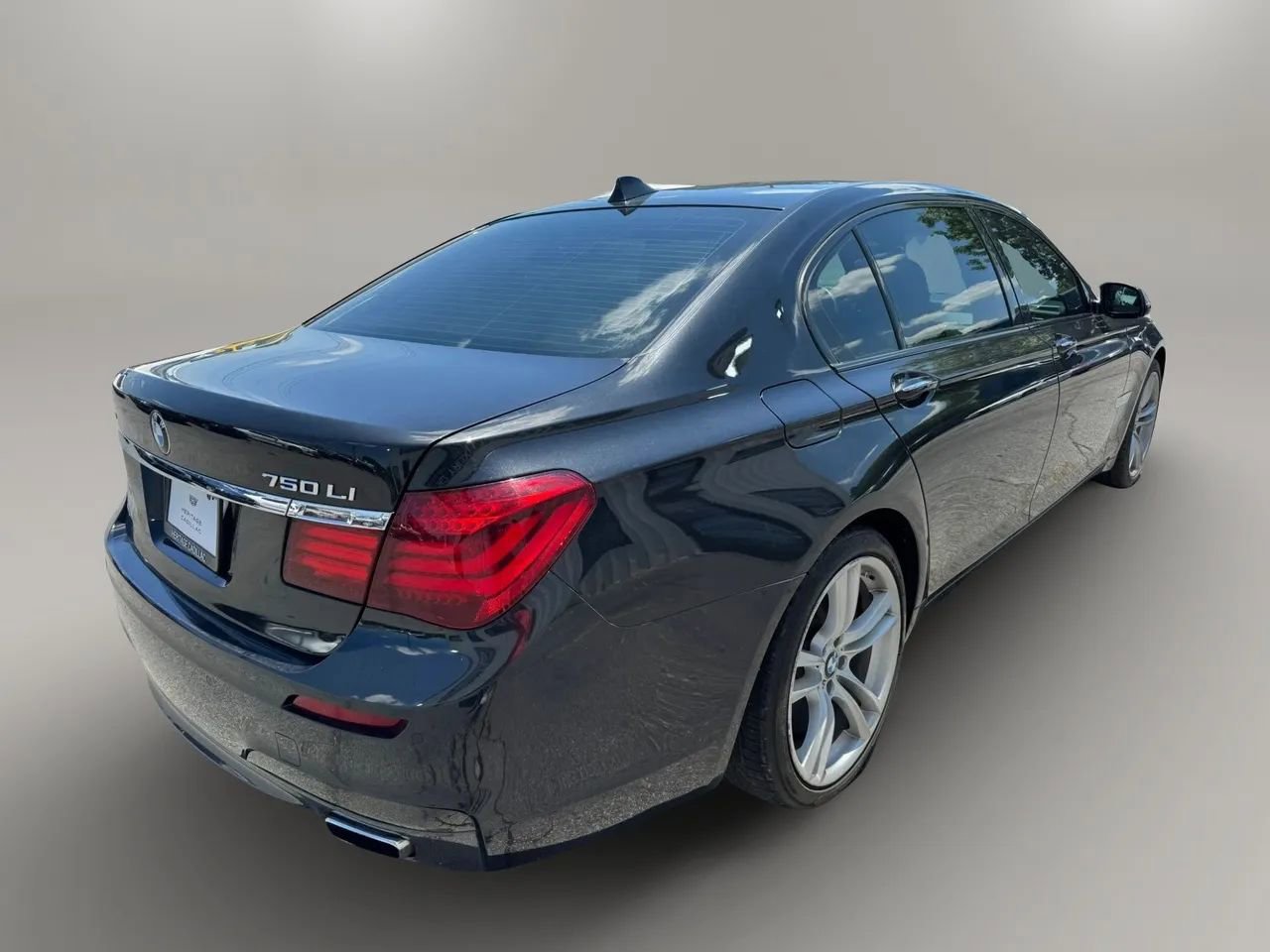 Used 2015 BMW 750Li xDrive AWD/4WD image 7