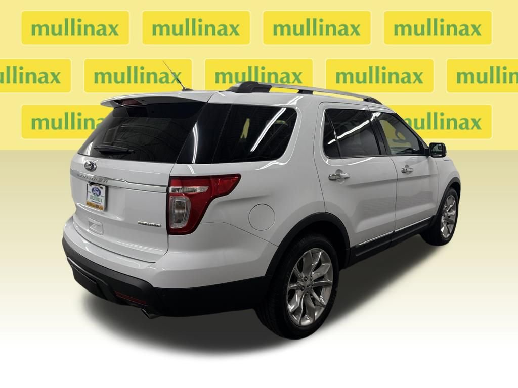 Used 2015 Ford Explorer XLT w/ Equipment Group 202A image 3