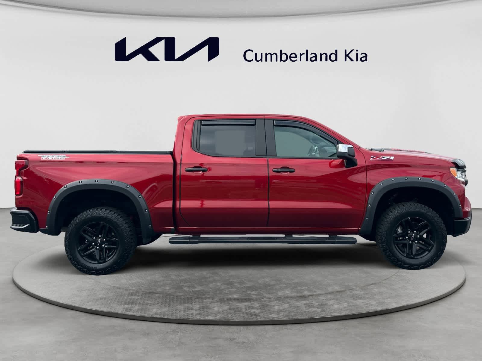 Used 2024 Chevrolet Silverado 1500 LT Trail Boss w/ Convenience Package II AWD/4WD image 6