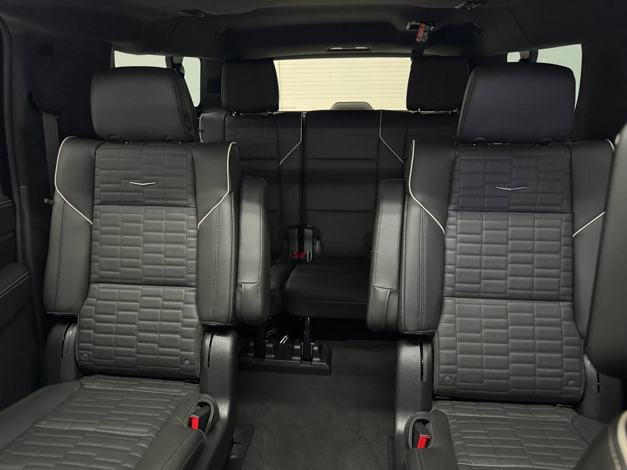 Used 2026 Cadillac Escalade ESV V w/ LPO, ONYX Package image 13