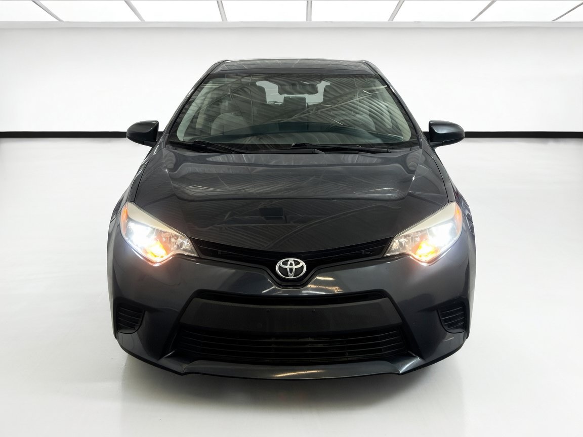 Used 2014 Toyota Corolla LE FWD image 2