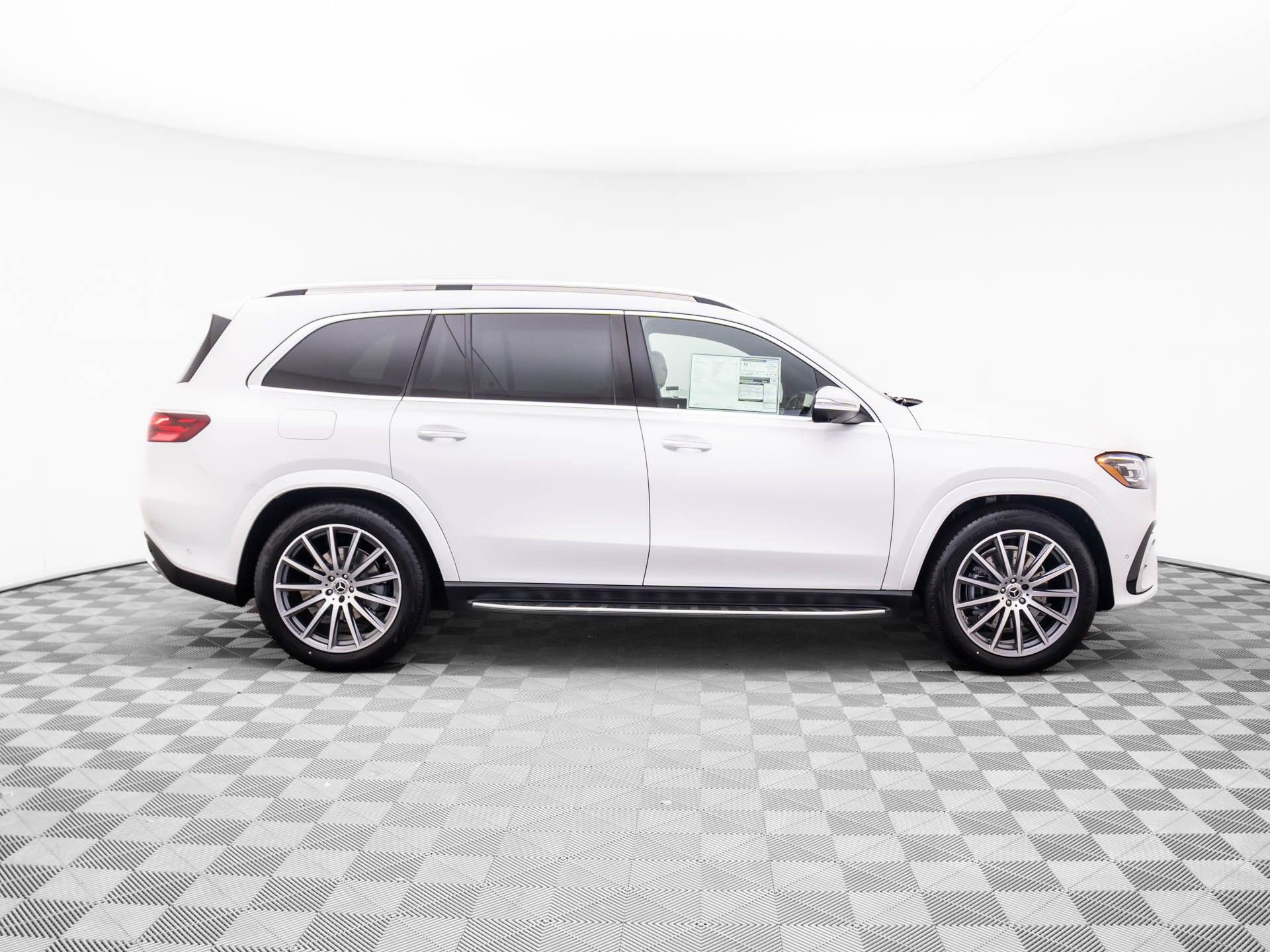 New 2026 Mercedes-Benz GLS 580 4MATIC image 6