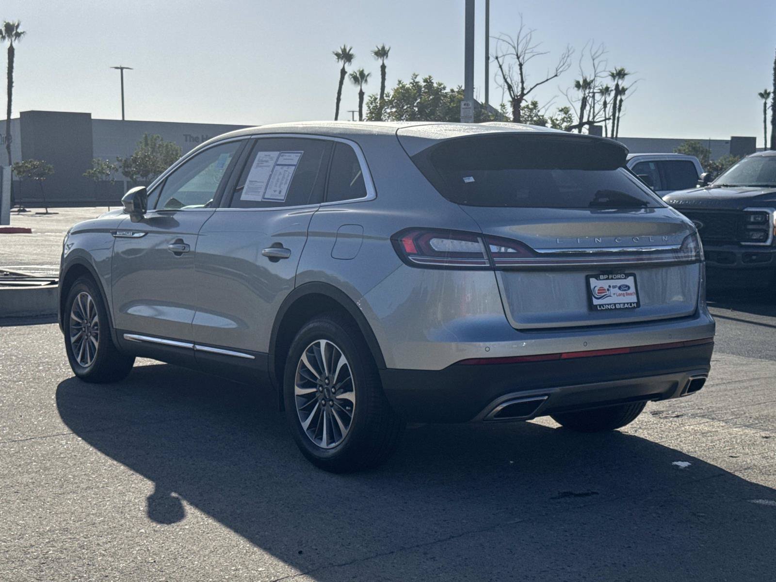 Used 2023 Lincoln Nautilus Reserve AWD/4WD image 4