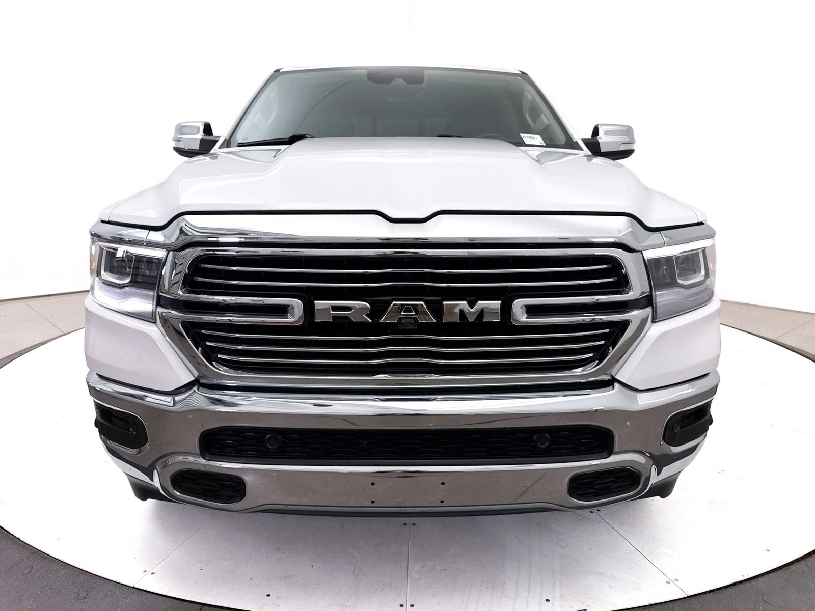 Used 2019 RAM 1500 Laramie AWD/4WD image 12
