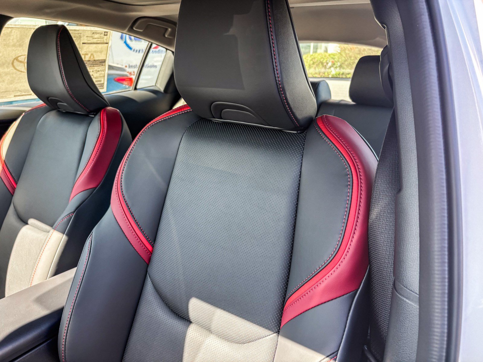 New 2026 Toyota Prius Plug-In Hybrid FWD image 23