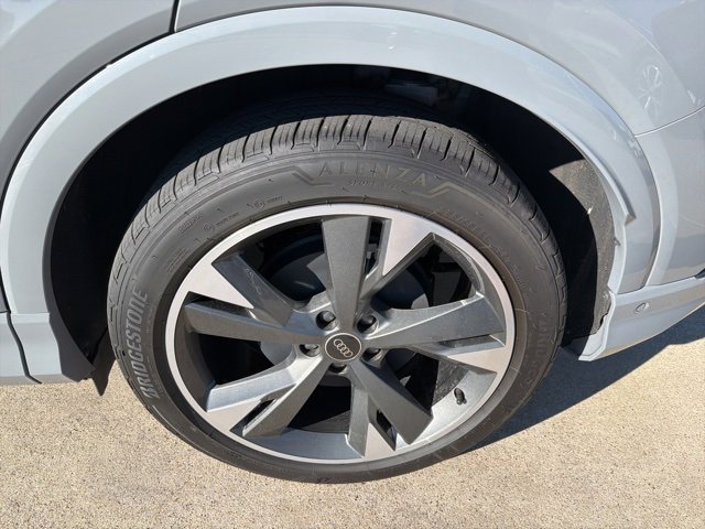 Used 2024 Audi Q4 e-tron Premium Plus image 6