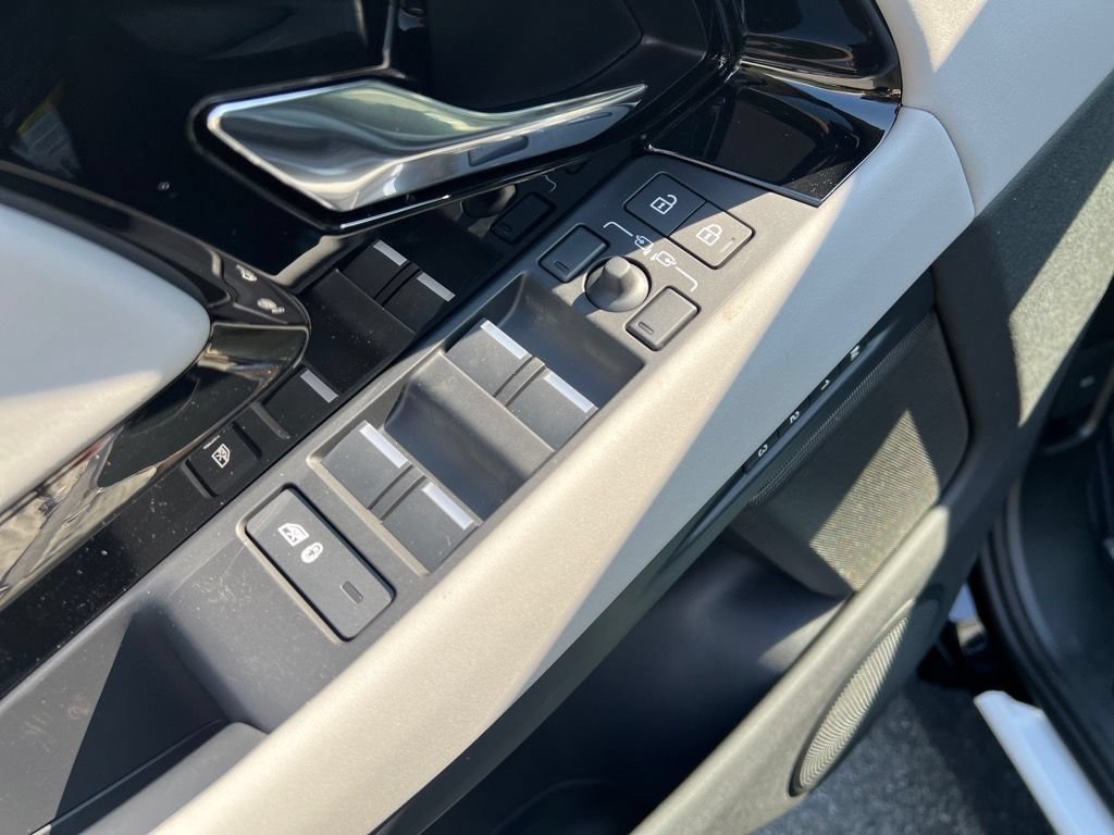 New 2026 Land Rover Range Rover Evoque Dynamic SE AWD/4WD image 11