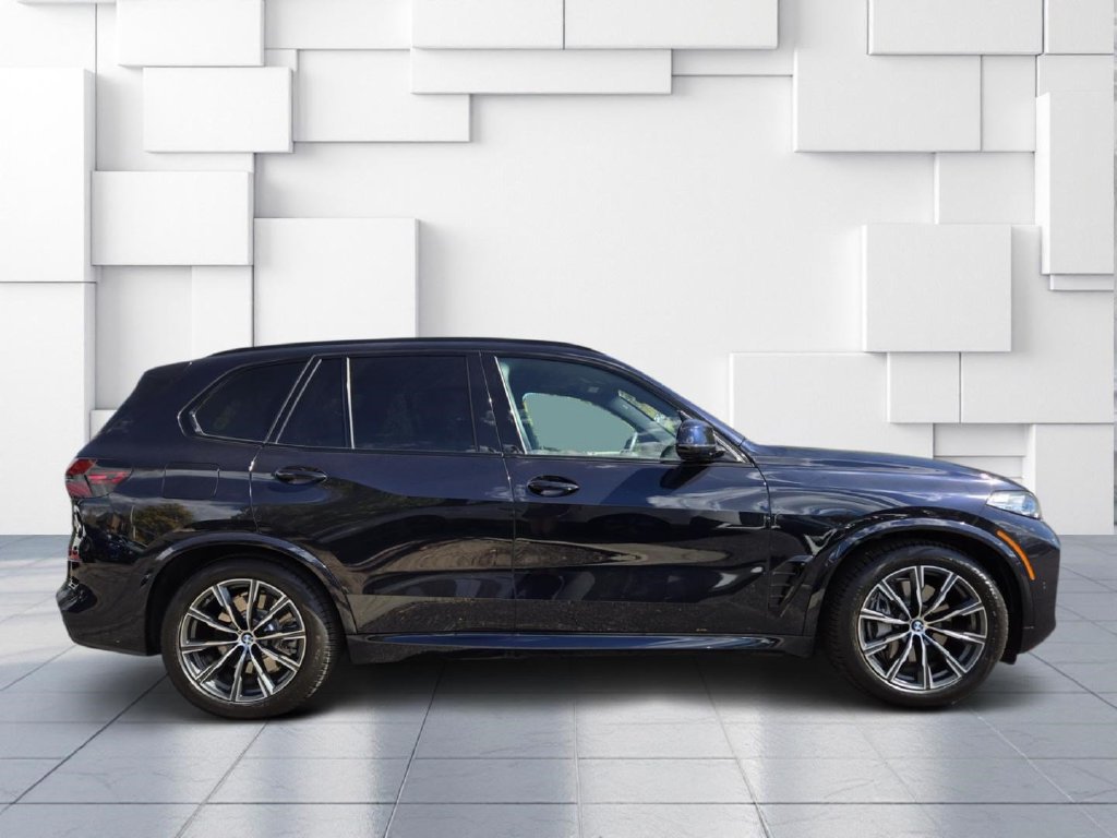 Certified 2026 BMW X5 xDrive50e w/ M Sport Package AWD/4WD image 4