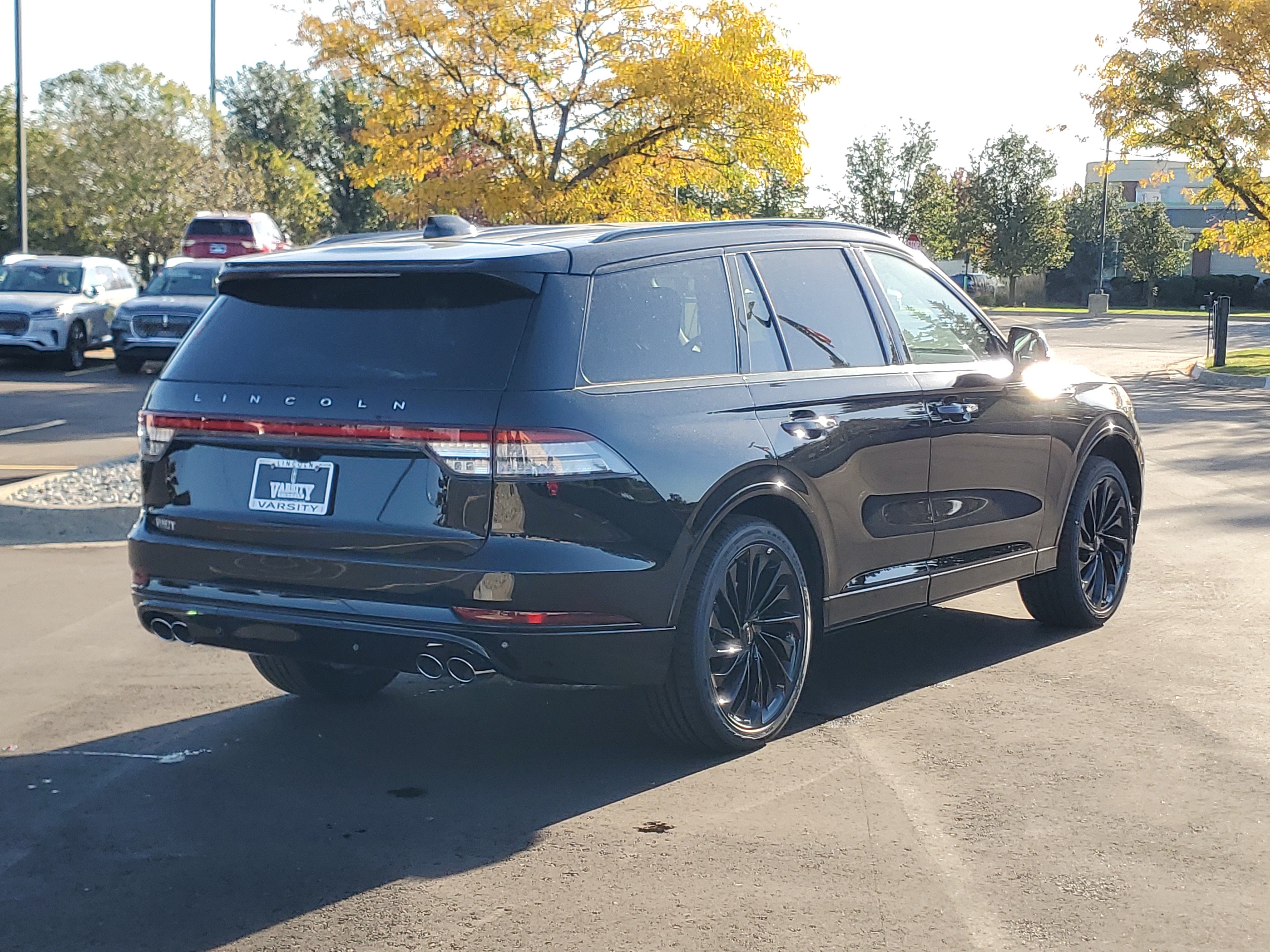 New 2026 Lincoln Aviator Reserve w/ Jet Appearance Package AWD/4WD image 4